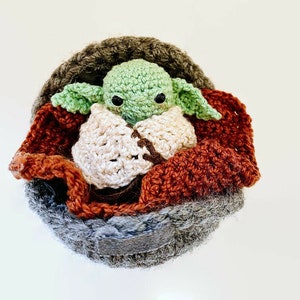 Baby Yoda Crochet Pattern With Space Pod image 5