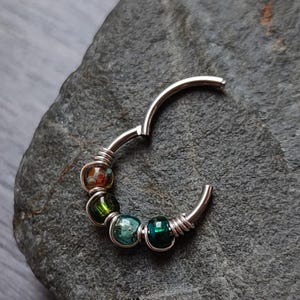 18g Septum Clicker with Glass Beads, Surgical Steel Hinged Cartilage Piercing Jewelry, Unique Body Jewelry