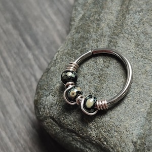 Piercing Ring with Black Patterned Beads, Glass Beads Cartilage or Nostril Piercing, Handmade Body Jewelry