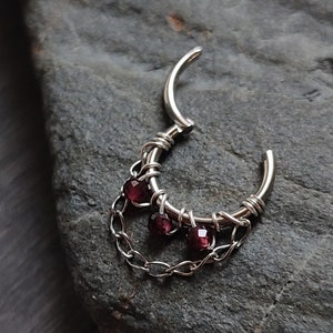 Septum Clicker with Chain and Garnet Beads in 316 Surgical Steel, Handmade Gothic Alternative Piercing Jewelry image 2