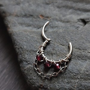 Septum Clicker with Chain and Garnet Beads in 316 Surgical Steel, Handmade Gothic Alternative Piercing Jewelry image 4