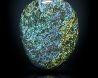 Obsidiana arcoíris de terciopelo / Manto Huichol. Pulida, forma asimétrica.