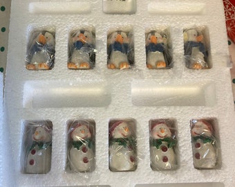 Vintage Avon Christmas TicTac Toe Set