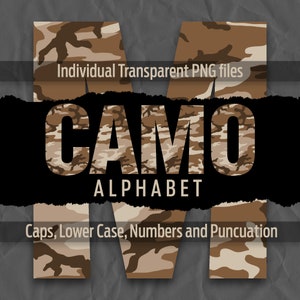 Puede incluir: Un alfabeto de camuflaje con la palabra "CAMO" en letras grandes. Las letras están hechas de un patrón de camuflaje marrón, beige y blanco. El texto "Individual Transparent PNG files" y "Caps, Lower Case, Numbers and Punctuation" también es visible.
