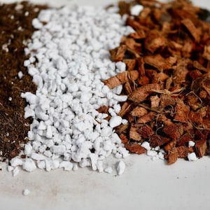 Chunky Aroid Mix Potting Soil  - Monstera Soil Mix - Best Indoor Potting Soil. - Well Draining Potting Soil for Rare Indoor Plants & Cactus