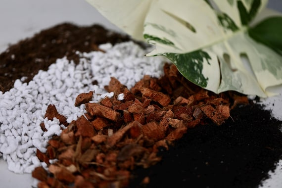 Chunky Aroid Mix Potting Soil  - Monstera Soil Mix - Best Indoor Potting Soil. - Well Draining Potting Soil for Rare Indoor Plants & Cactus