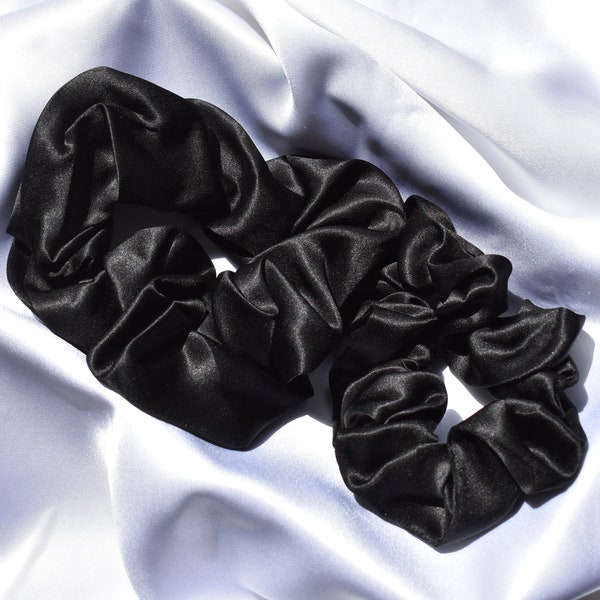 Set of 2 Silk Scrunchies | StudioSoie 22MM