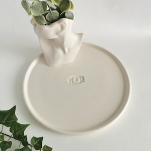 Camellia Large Round Tray | Decorative Tray | Large Tray | Styling Tray | Stone Tray | Jesmonite Tray | Cemente Tray | Perfume Tray | Tray