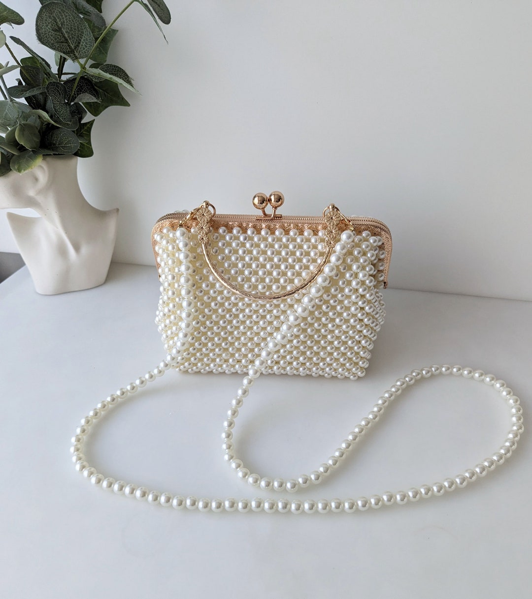 ●SAENGIN STUDIO● MOTHER-OF-PEARL VELVET HAND BAG SAENGIN STUDIOS COTTON VELVET BROOCH HAND BAG - RED – APOC STORE