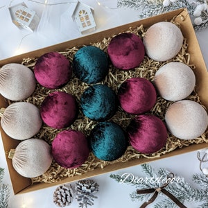 CHRISTMAS ORNAMENTS MIX | Wine, Emerald, Beige - 15 Units Set | Handmade Velvet Balls, Home Tree Decoration