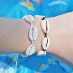 Cowrie Shell Bracelets/Puka Shell Bracelets/Vsco Shell Bracelets/Summer Jewelry/Shell Bracelet/Summer Shell Bracelet/Beachy Shell Bracelet