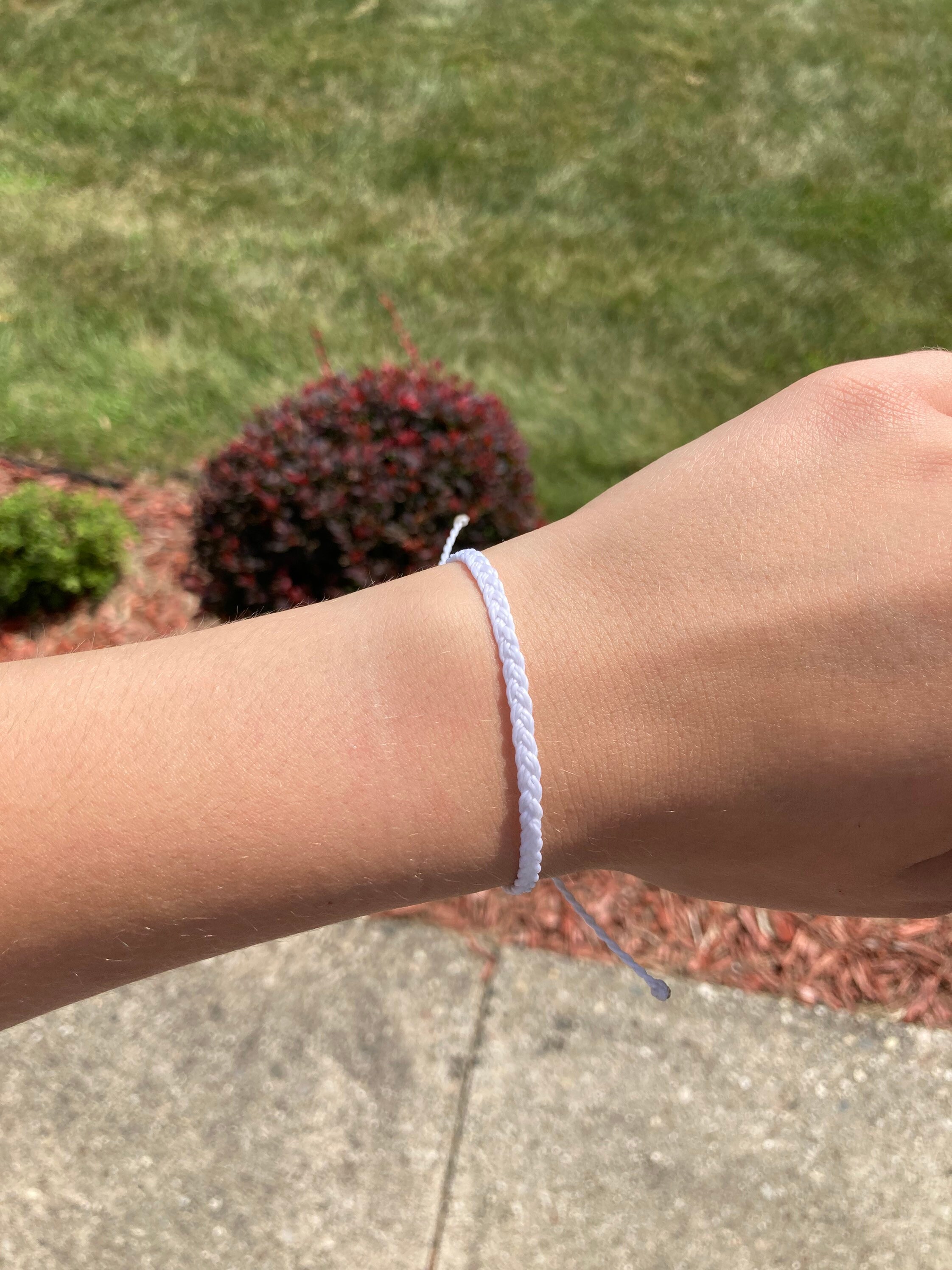 White pura vida on sale bracelet