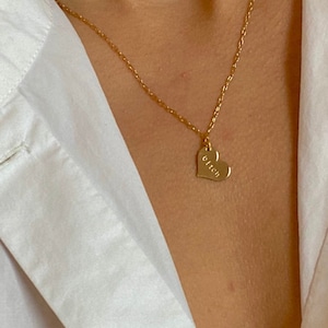Collar de corazón de oro grabado BITCH. Joyería personalizada. Regalo Mujer/Hombre. Joyería grosera. Collar personalizado. Colgante grabado. Impermeable