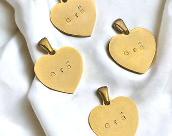 Grá Irish Love Heart-ketting: met de hand gestempelde gepersonaliseerde sieraden