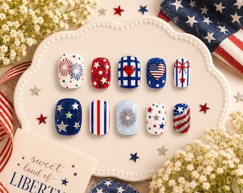 Unhas postiças com estrelas, listras e glitter | Gel construtor