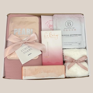 Mom Gift From Daughter, Mom Birthday Gift, Spa Gift Box For Her, Birthday Basket, Care Package For Women, Mother In Law Stepmom Godmom
