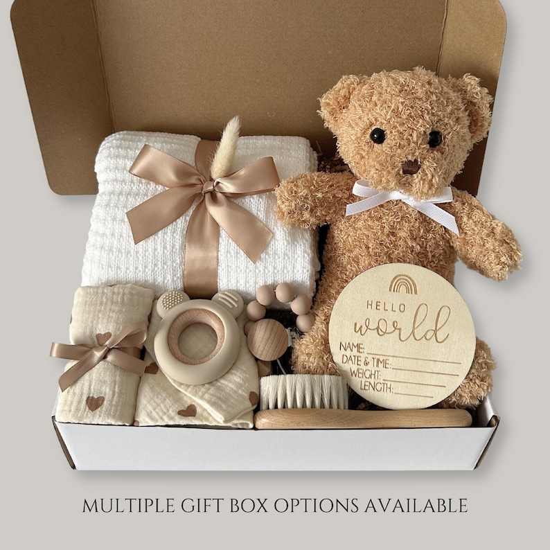 New Mom Gift Box, Baby Shower Gift, Mom and Baby Gift Set, Newborn Gift, Postpartum Care Package, Gender Neutral Gift for New Mom, Baby gift, Unique Newborn Baby Gift, Congrats Expecting Mommy Daddy Basket, Pregnancy Announcement Gift Announcing Future Mom Dad To Be, Christmas Xmas Holiday Gift, Postpartum Care Package, Gender Neutral Set - Giftella