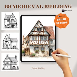 Puede incluir: Conjunto de arte digital con 69 sellos de pincel de edificios medievales para Procreate. La imagen muestra una ilustración detallada en acuarela de una casa con entramado de madera con tejado de tejas rojas y tres bocetos en blanco y negro de edificios medievales.