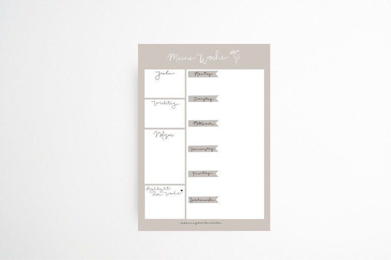 Pu&ograve; includere: Un planner settimanale stampabile beige con il testo "Meine Woche" in alto. Il planner ha un design floreale ed &egrave; diviso in sette sezioni per ogni giorno della settimana.