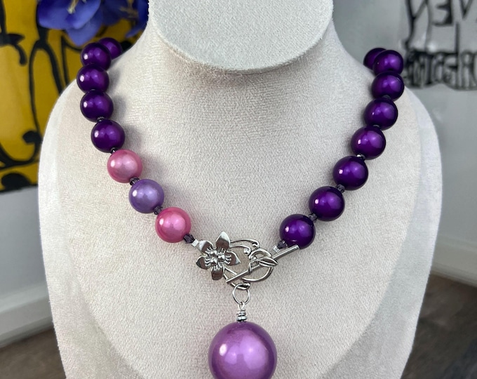 Violet Polaris pearl necklace for women – Handmade choker with toggle clasp, 14 mm pearls, 25 mm pendant, 48 cm length