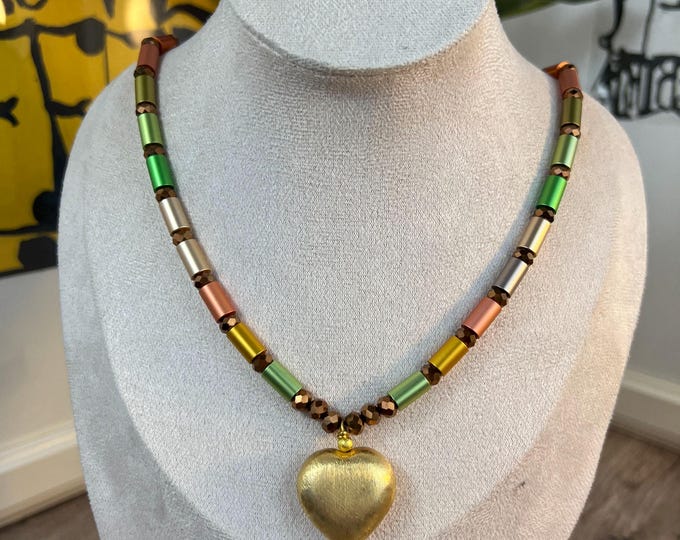 Gold and green women's necklace, anodized aluminum rollers, Ø6 mm, chain length 46 cm, multicolor, S-hook, heart pendant
