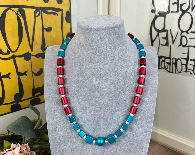 Turquoise and red anodized aluminum women's necklace, choker, women's chain, lobster clasp, length 51 cm, roller Ø 10 mm