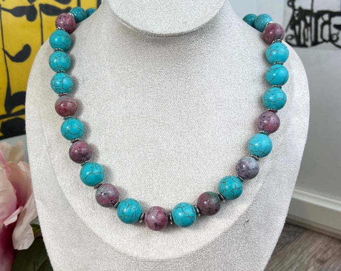 Turquoise howlite women's necklace with beads, stainless steel magnetic clasp, length 50 cm, dyed beads, Ø14mm