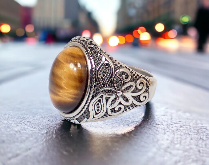 Stainless steel tiger's eye signet ring, antique silver, IP coating. Stylish, wide, solid statement ring. Men's ring, women's ring.