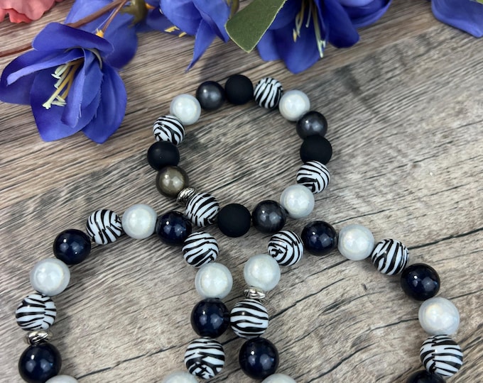 Polaris bead bracelet, black and white, zebra, Miracle Beads 14 mm black and white made of beautifully vibrant 3D beads. Striking.