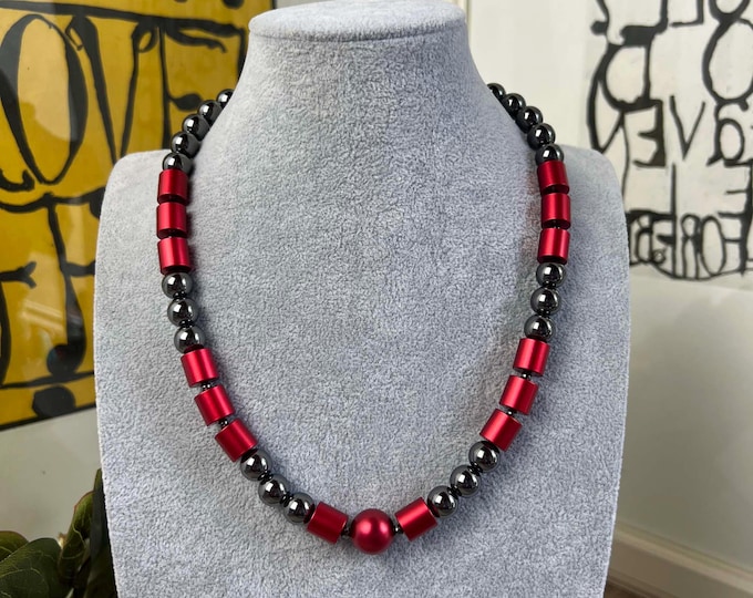 Necklace with hematite beads and anodized aluminum rollers, length 49 cm, Ø10 mm, red and black, stainless steel clasp, unisex