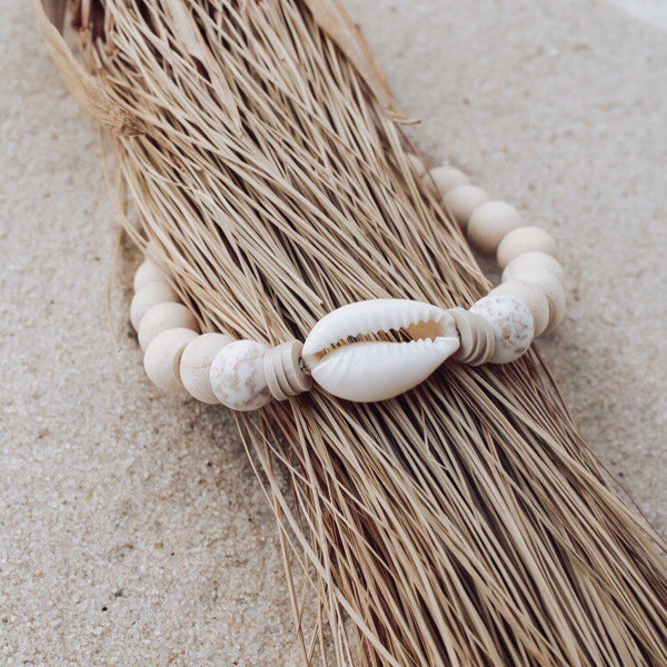 Armband mit Kauri Muschel im Boho Beach Style