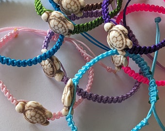 Macrame Turtle Friendship Bracelet: Adjustable Beach Wear