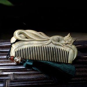 Personalized Handmade Green Sandalwood Comb with Carving, Carved Comb, Natural Wood Comb, Birthday Gift, Gift for her