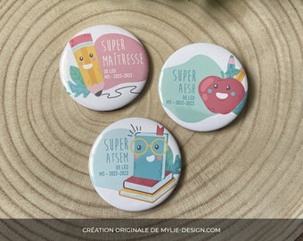 Badge cadeau maîtresse, Atsem, Aesh personnalisable - Epingle, magnet ou miroir