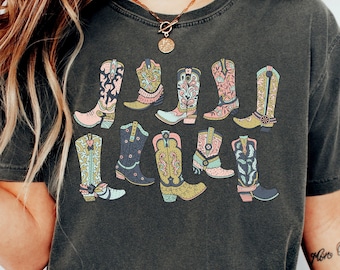 Comfort Colors® Cowgirl Boots Shirt, Cute Country Concert T-Shirt, Western Country Tshirt, Graphic Tee for Women, Oversized Cowgirl Shirts