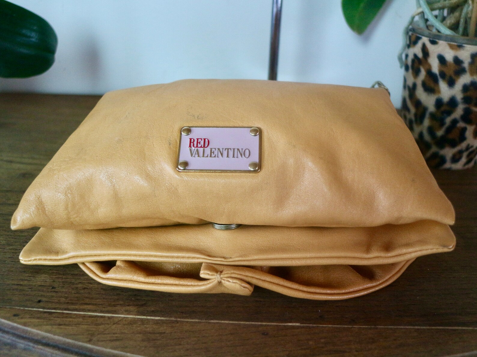 Valentino Garavani RED Handtasche aus gelbem Leder. | Etsy