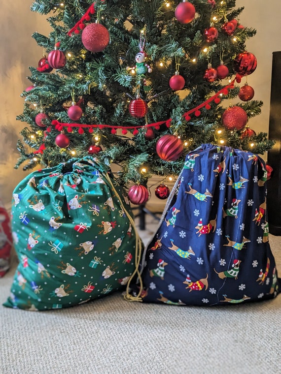 Dachshund & Reindeer Holiday Drawstring Bag Dachshund & Reindeer Holiday Drawstring Bag