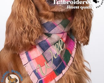 Bandana de flanela reversível personalizada para cães, cachecol xadrez com nome bordado personalizado, acessório estiloso para animais de estimação no outono, presentes para amantes de animais de estimação