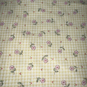 FAT QUARTER Mary Engelbreit Small Flowers on Yellow Cotton Quilt Fabric