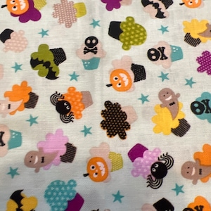 FAT Quarter “Halloween Magic” Print by  Riley Blake Cotton Fabric