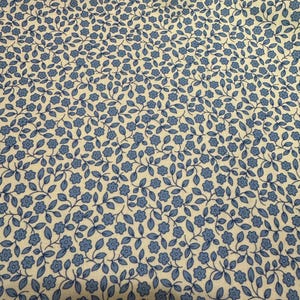 Fat Quarter Aunt Grace 30’s Reproduction Print by Judie Rothermel for Marcus Brothers Cotton Fabric