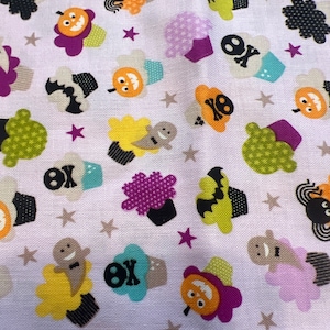 FAT Quarter “Halloween Magic” Print by  Riley Blake Cotton Fabric