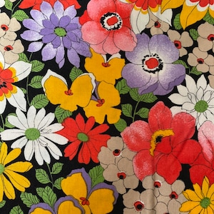 1/2 yd Vintage Vibrant Floral by Kanebo International Cotton Fabric