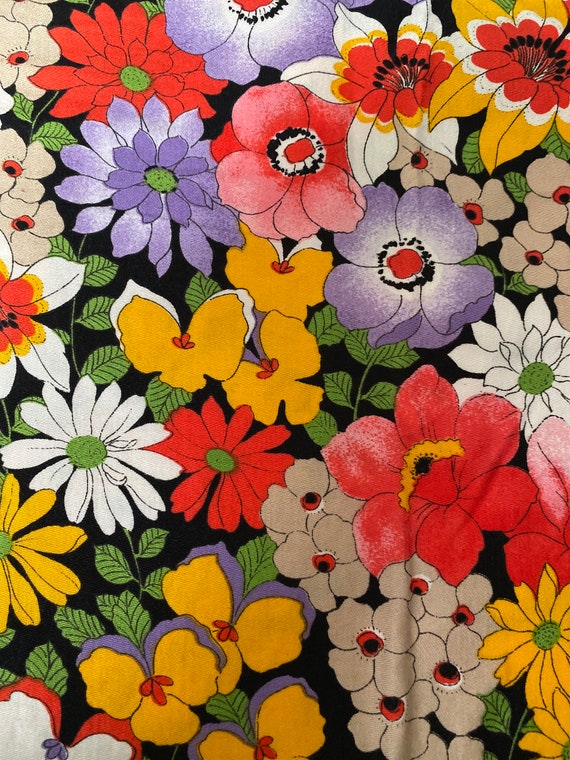 1/2 Yd Vintage Vibrant Floral by Kanebo International Cotton