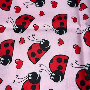 1/2 yd Valentijnsdag Lady Bug Hart Print door Brother Sister Katoen Stof