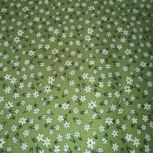 Fat Quarter Aunt Grace 30’s Reproduction Print by Judie Rothermel for Marcus Brothers Cotton Fabric