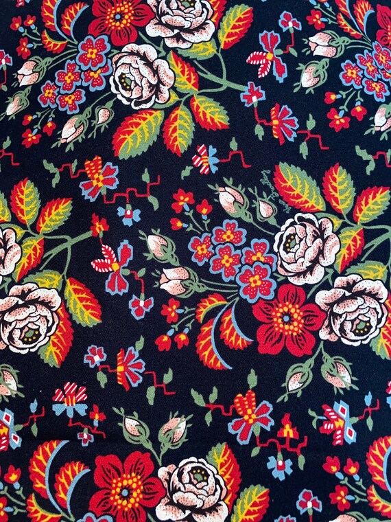 Vera Bradley Floral Patterned Fabric 1/2 Yd Vintage Floral by Fabric Traditions for Vera Bradley  main image 4