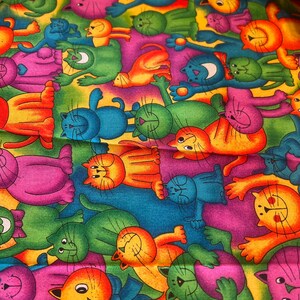 1/2 yd "Silly Cat" Allover Cat Print tessuto di cotone di Timeless Treasures