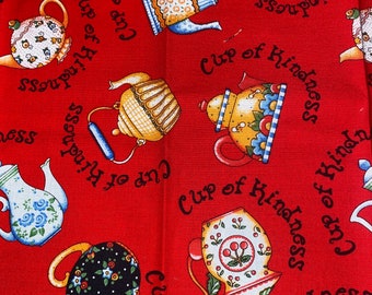 FAT QUARTER Mary Engelbreit stoffen cup of kindness theepot rode katoenen quiltstof