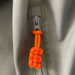 Flat Paracord Zipper Pull